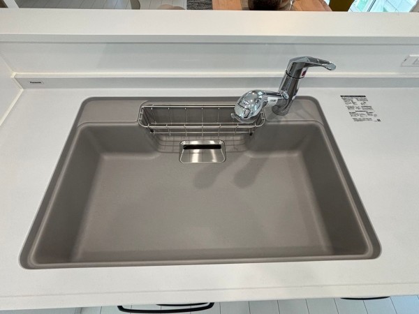 一宮市伝法寺、中古一戸建てのキッチン画像です