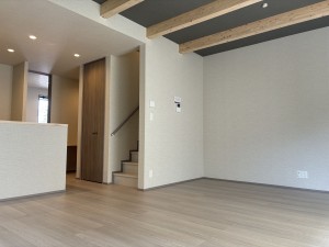 一宮市伝法寺、新築一戸建ての居間画像です