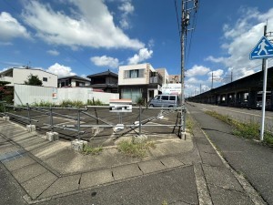 一宮市花池、土地の前面道路を含む現地写真画像です