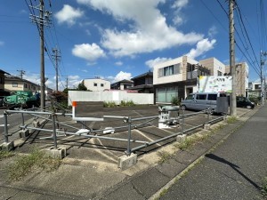 一宮市花池、土地の前面道路を含む現地写真画像です