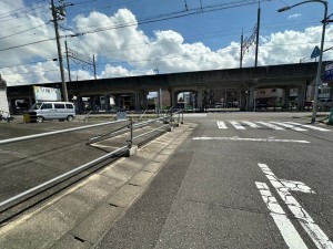一宮市花池、土地の前面道路を含む現地写真画像です