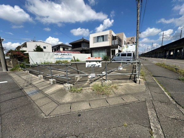 一宮市花池、土地の前面道路を含む現地写真画像です