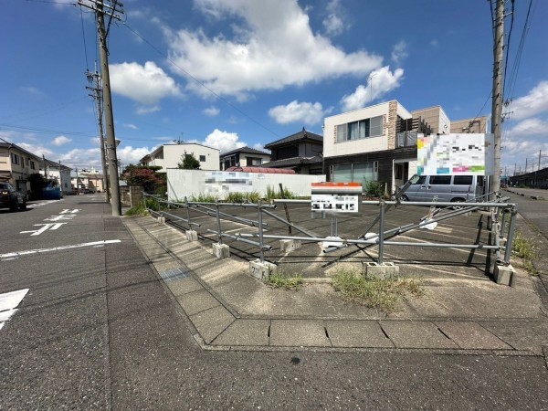 一宮市花池、土地の前面道路を含む現地写真画像です