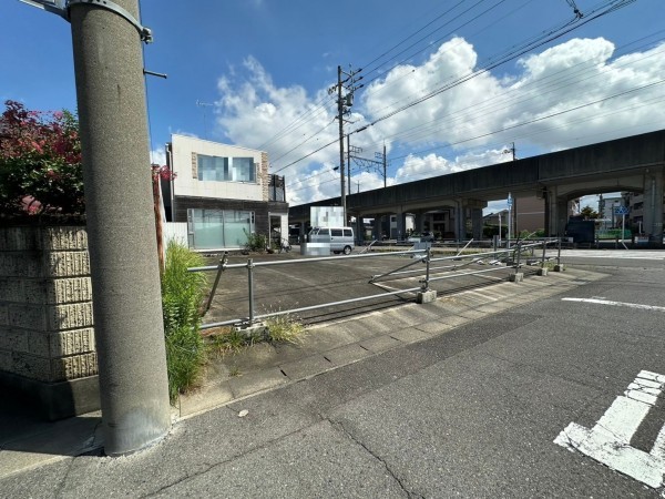 一宮市花池、土地の前面道路を含む現地写真画像です