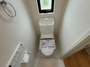 一宮市多加木、新築一戸建てのトイレ画像です