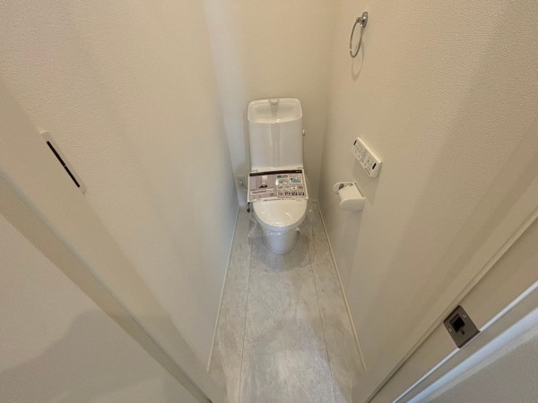 一宮市多加木、新築一戸建てのトイレ画像です