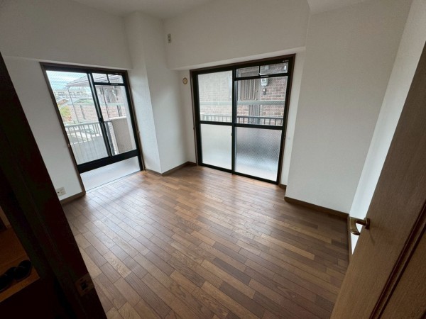 一宮市小信中島、マンションの画像です