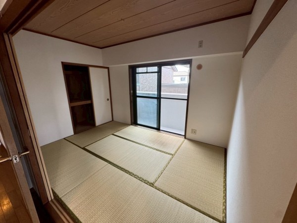 一宮市小信中島、マンションの画像です