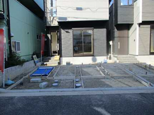 広島市西区草津新町、新築一戸建ての駐車場画像です
