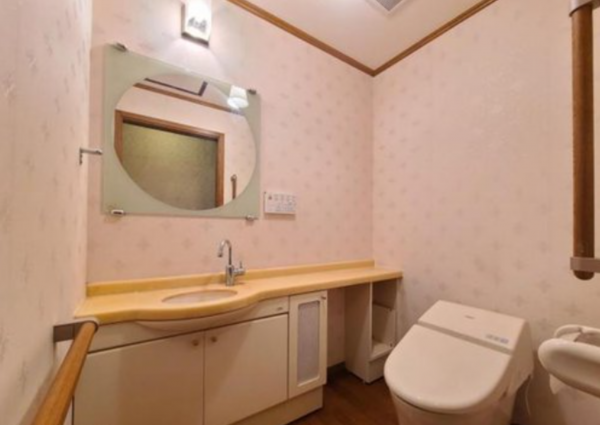広島市西区新庄町、中古一戸建てのトイレ画像です