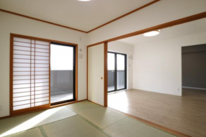 広島市西区井口台、マンションの居間画像です
