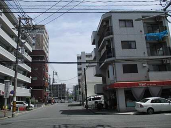 広島市西区中広町、収益物件/ビルの前面道路を含む現地写真画像です