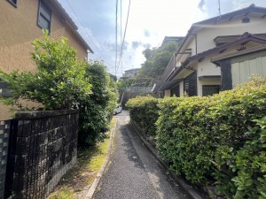 広島市西区己斐中、土地の前面道路を含む現地写真画像です