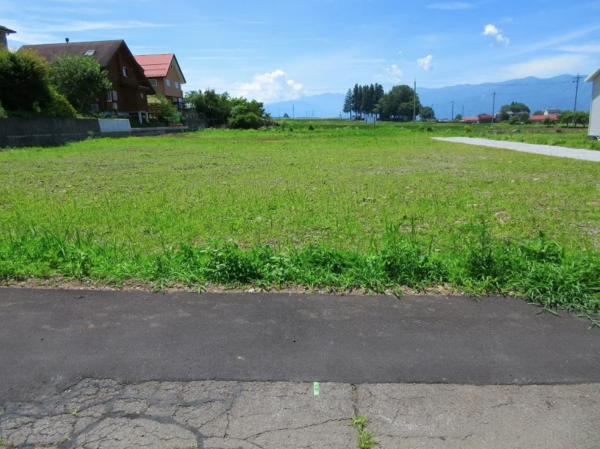 茅野市泉野、土地の画像です