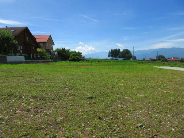 茅野市泉野、土地の画像です