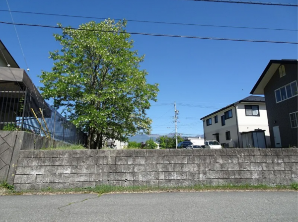 茅野市中大塩、土地の画像です