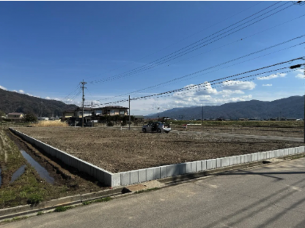 諏訪市、土地の画像です