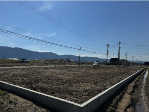 諏訪市、土地の画像です