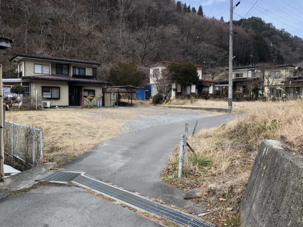 諏訪市、土地の画像です