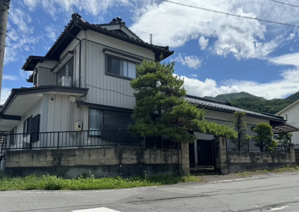 諏訪市、中古一戸建ての画像です