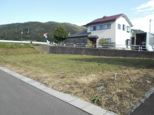 諏訪市、土地の画像です