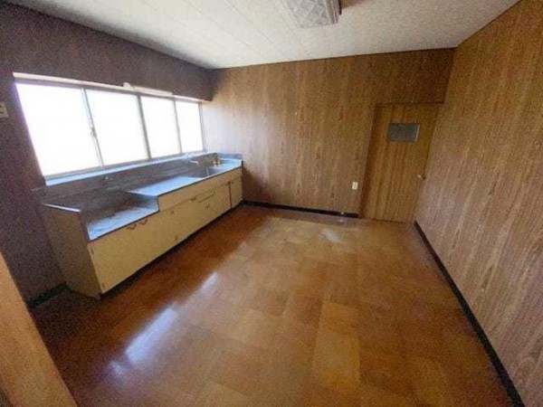 諏訪郡下諏訪町緑町、中古一戸建ての画像です