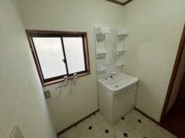 諏訪市、中古一戸建ての画像です