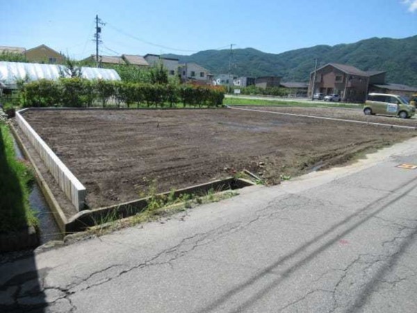 諏訪市、土地の画像です