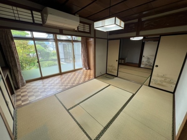 茅野市玉川、中古一戸建ての居間画像です