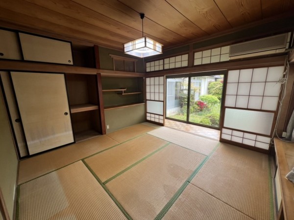 茅野市玉川、中古一戸建ての居間画像です