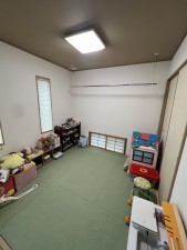 茅野市玉川、中古一戸建ての居間画像です