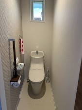 茅野市玉川、中古一戸建てのトイレ画像です