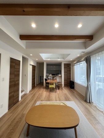 茅野市玉川、中古一戸建ての居間画像です