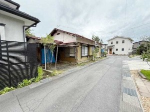 諏訪市湖岸通り、土地の画像です