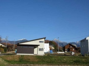 茅野市泉野、中古一戸建ての画像です