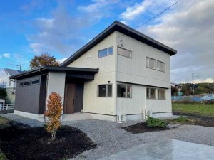 茅野市泉野、中古一戸建ての画像です