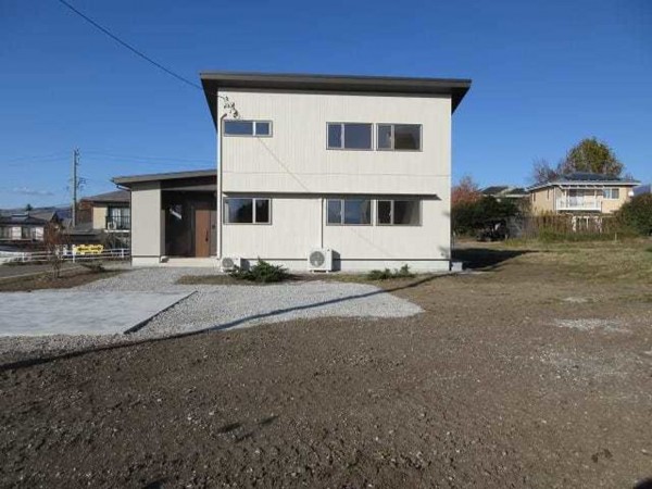 茅野市泉野、中古一戸建ての画像です