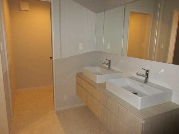 茅野市豊平、中古一戸建ての画像です