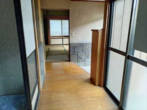 諏訪市岡村、中古一戸建ての画像です