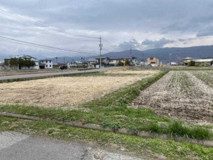 諏訪市、土地の画像です