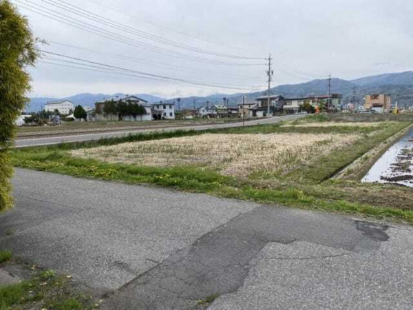 諏訪市、土地の画像です