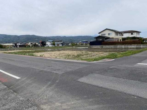 諏訪市、土地の画像です