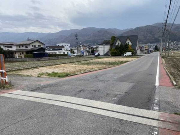 諏訪市、土地の画像です
