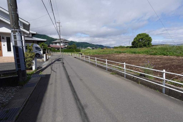 諏訪市、土地の画像です