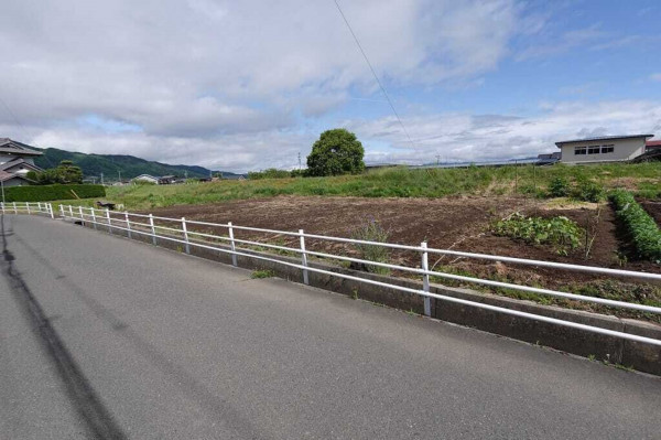 諏訪市、土地の画像です