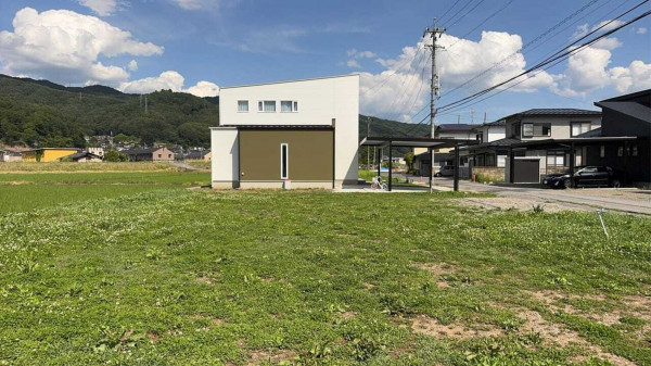 諏訪市、土地の画像です