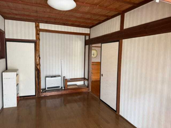 茅野市泉野、中古一戸建ての画像です