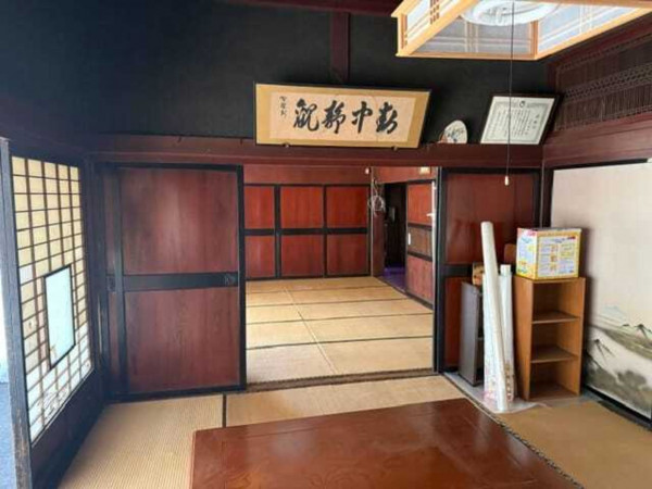 茅野市泉野、中古一戸建ての画像です