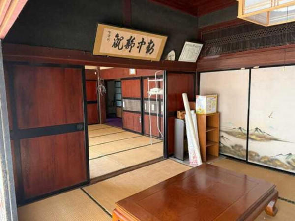 茅野市泉野、中古一戸建ての画像です
