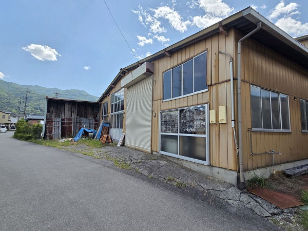 諏訪市、中古一戸建ての画像です